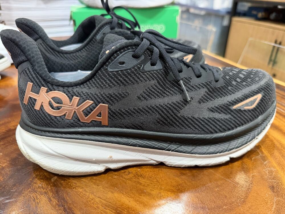 HOKA Women’s Clifton 9 Shoes Sneakers - Size 11 D (Wide) - Black & Rose Gold